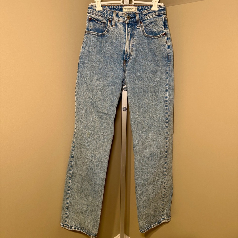 Abercrombie & Fitch Curve‎ Love The 90s Relaxed Jean High Rise Light Wash 25 0R